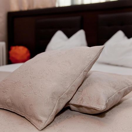 Hotel Metropol Piteşti Rom bilde