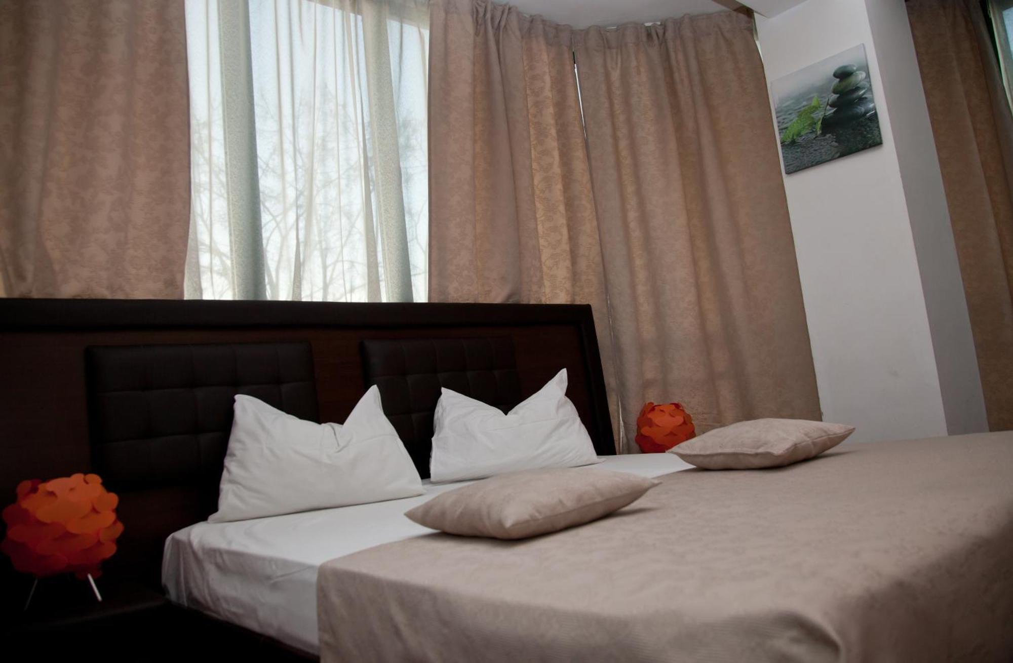 Hotel Metropol Piteşti Rom bilde