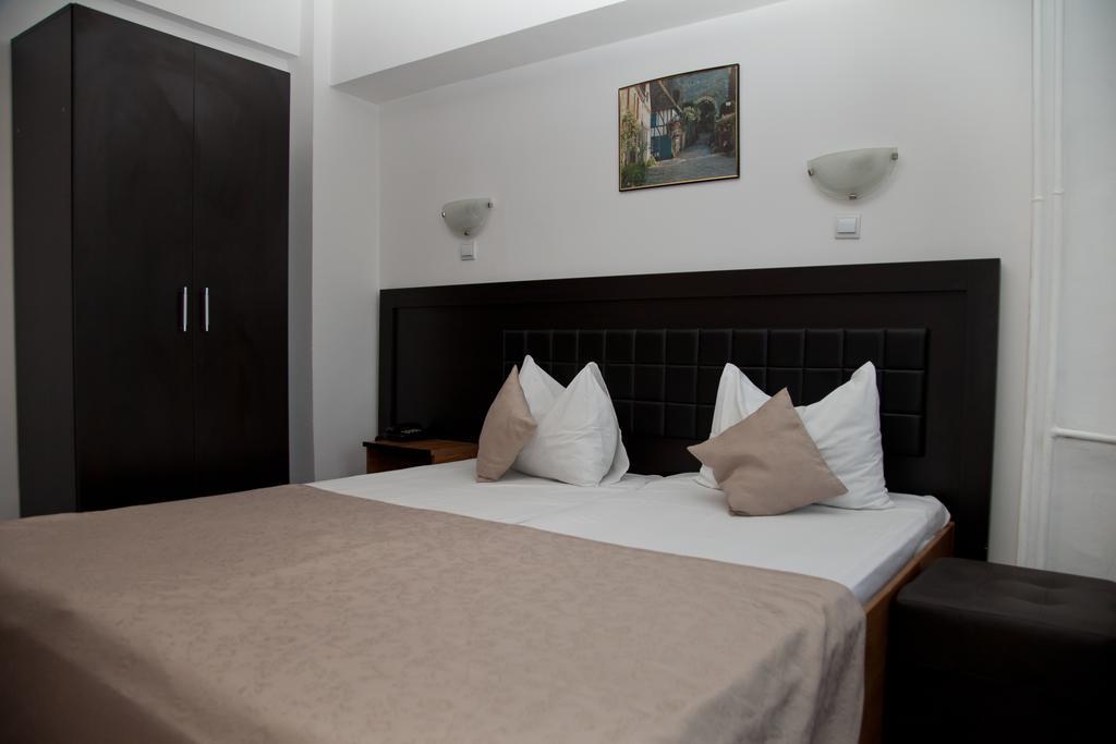 Hotel Metropol Piteşti Rom bilde